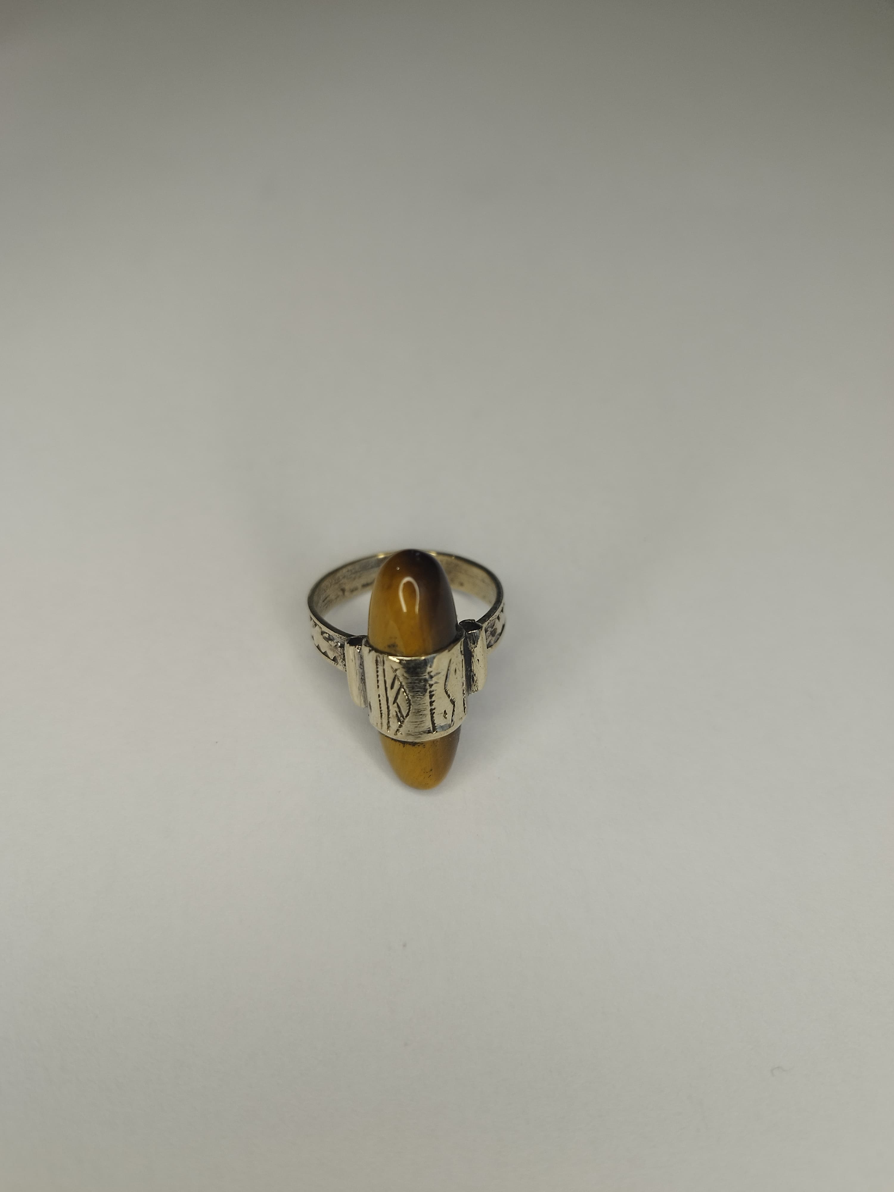 Bague chevaliere en bronze a cabochon